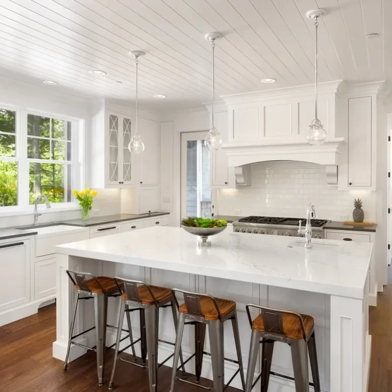 A fancy kitchen in white